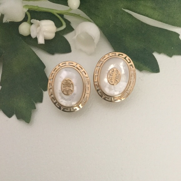 MOTHER OF PEARL GOLD EARRINGS - Picture 7 of 8